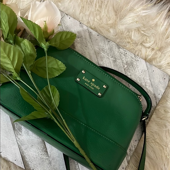 Kate Spade Green Crossbody Bag with Gold Accents - Picture 3 of 4